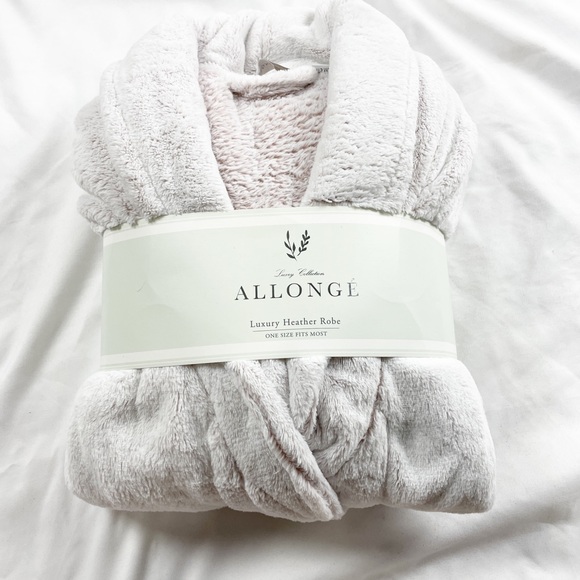 allonge Other - NWT Allonge white robe osfm